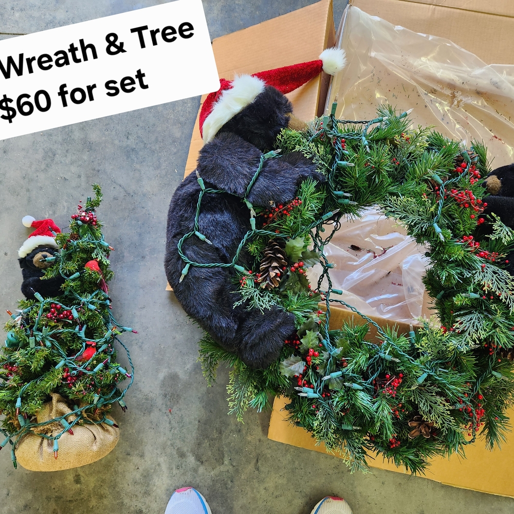 Festive Sloth Wreath and Tree Set